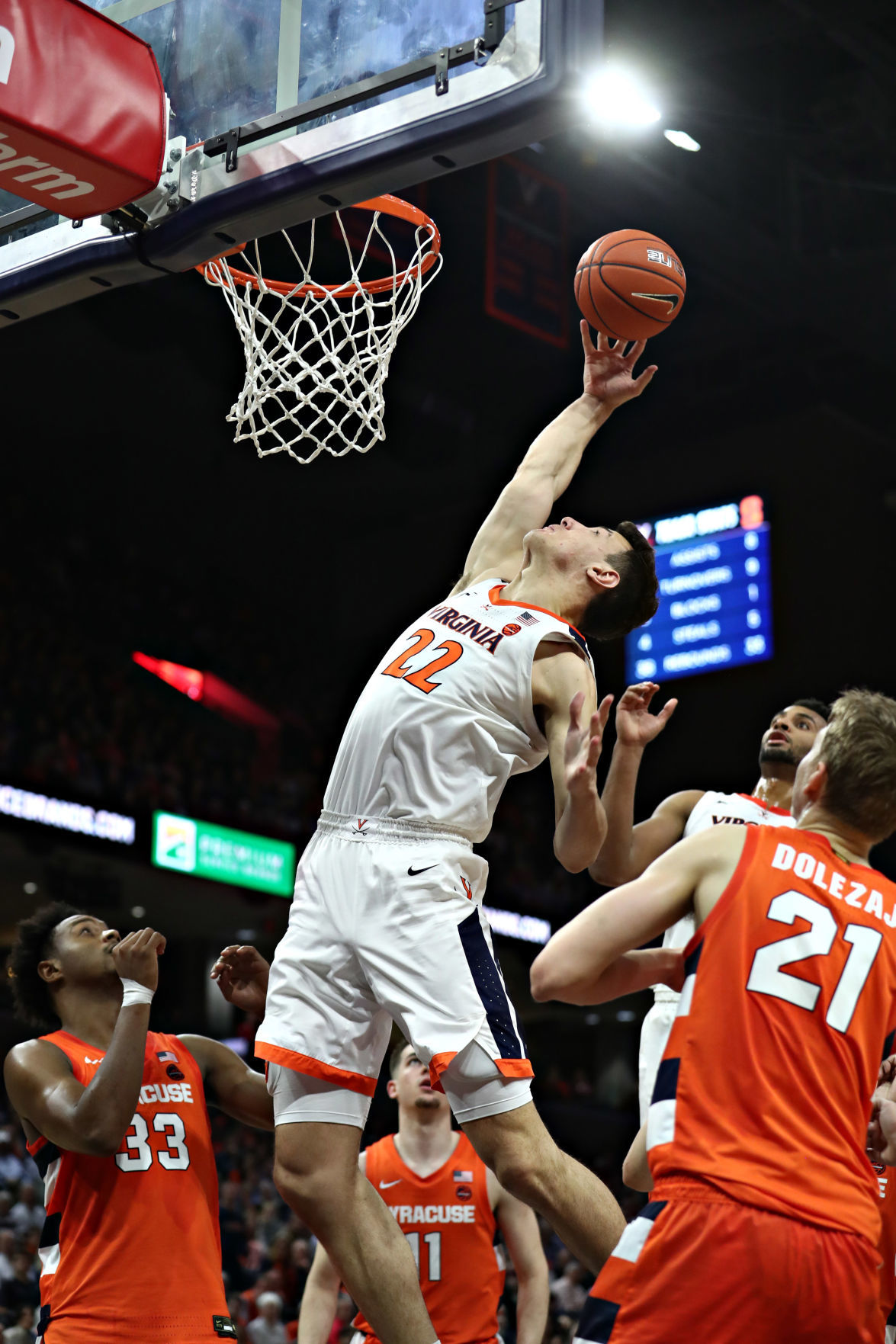 20200111_cdp_sports_uvahoops74.JPG